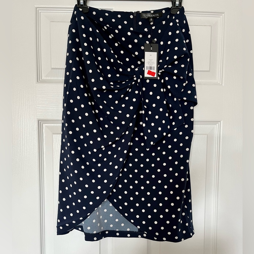 Dynamite Navy Blue Skirt W/ White Polka Dots
Faux Wrap Style. Size Medium. BNWT